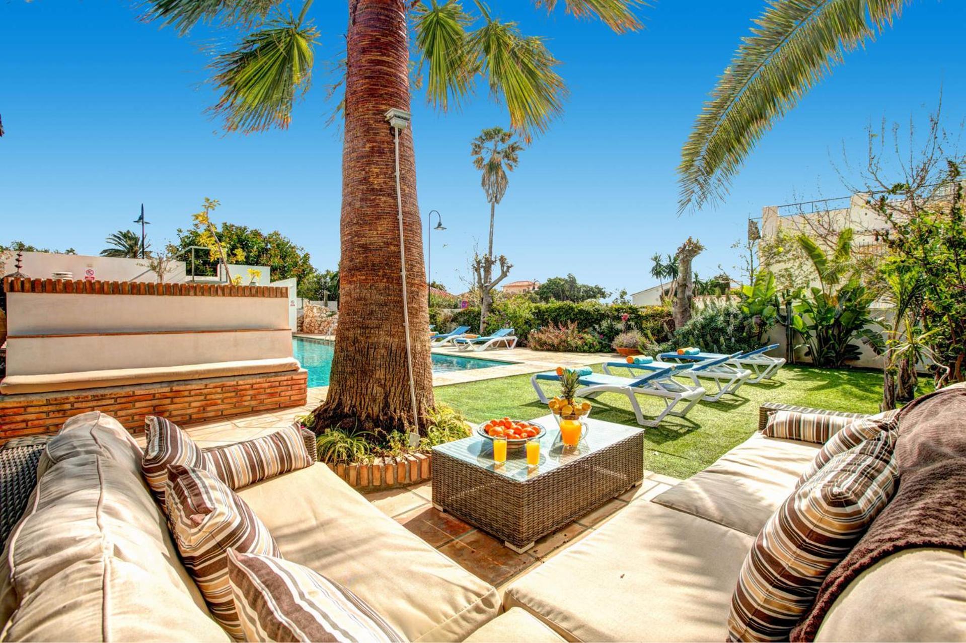Hébergement de vacances Sunshine Laughter & Sea Views *