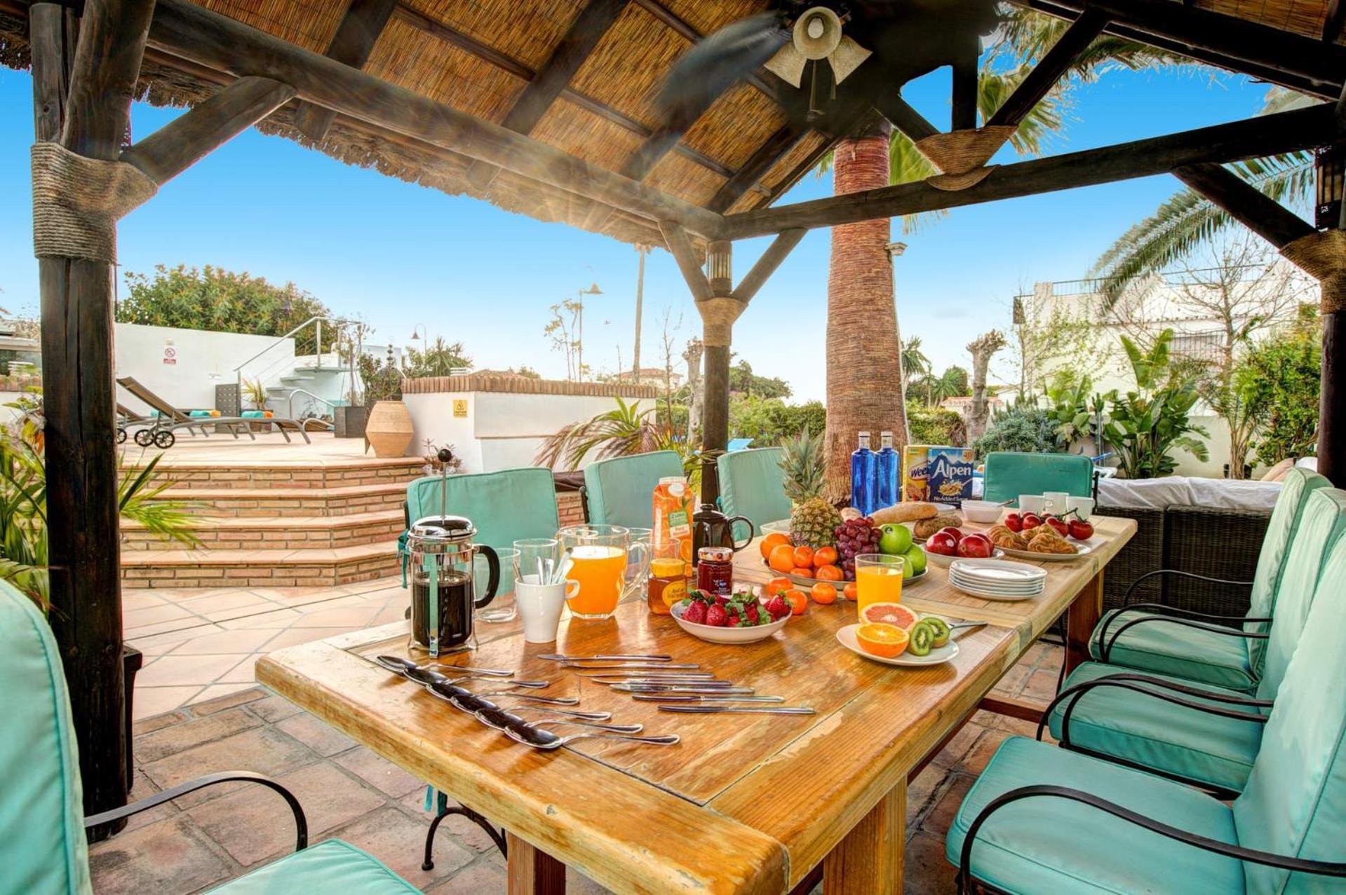 Hébergement de vacances Sunshine Laughter & Sea Views *